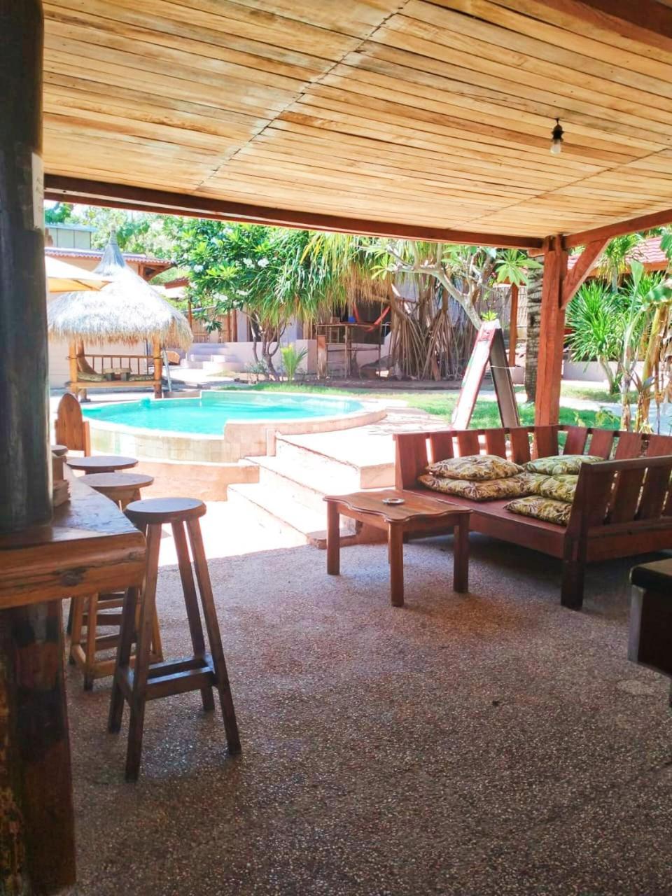 Jati Village, Party Hostel And Bungalows Джили Трауанган Екстериор снимка