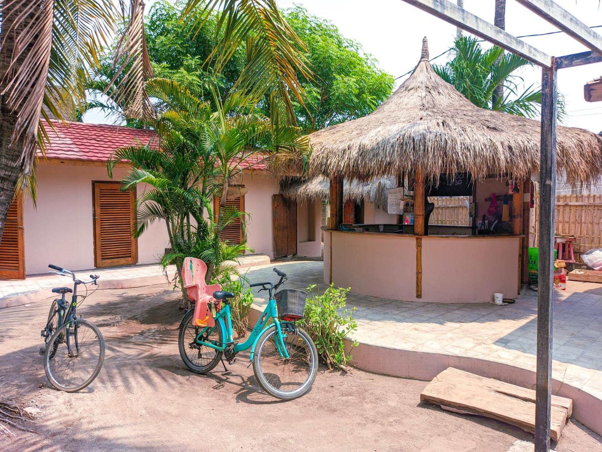Jati Village, Party Hostel And Bungalows Джили Трауанган Екстериор снимка